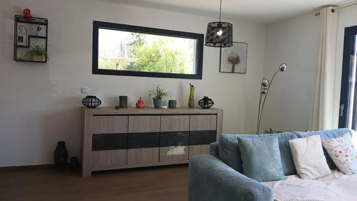 Maison Tout Confort, 4 Pers Parking Prive Le Pont-de-Beauvoisin Villa
