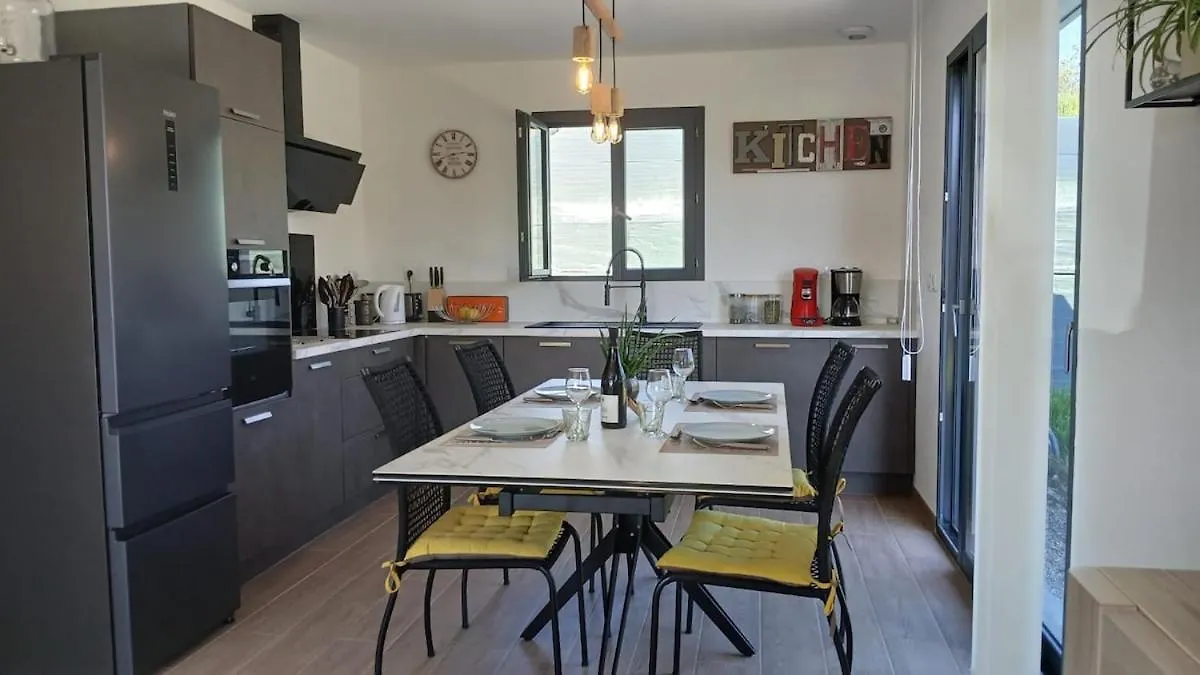 Maison Tout Confort, 4 Pers Parking Prive Le Pont-de-Beauvoisin Villa